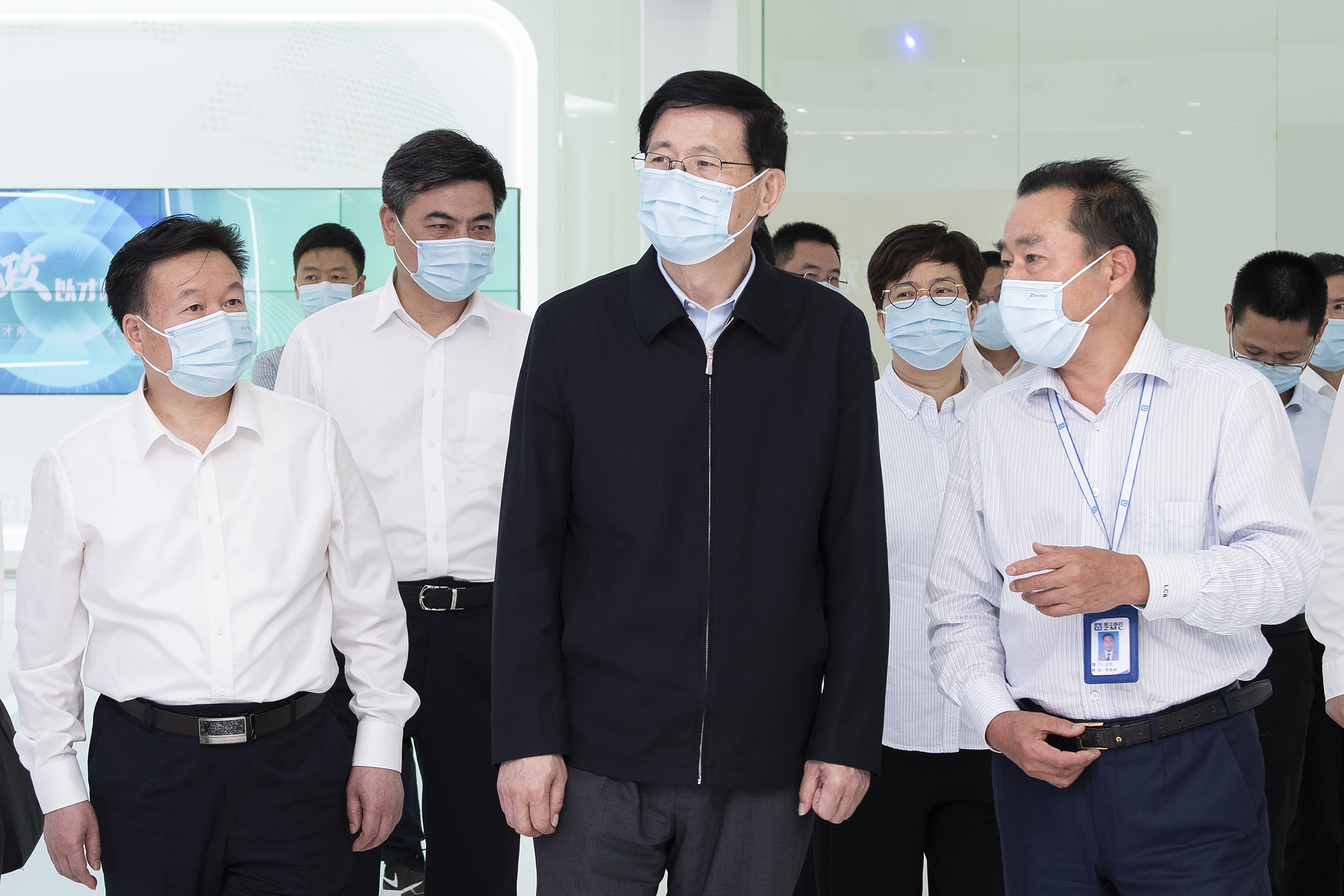 省委常委、省紀委書記許羅德一行來浙江醫(yī)藥調(diào)研