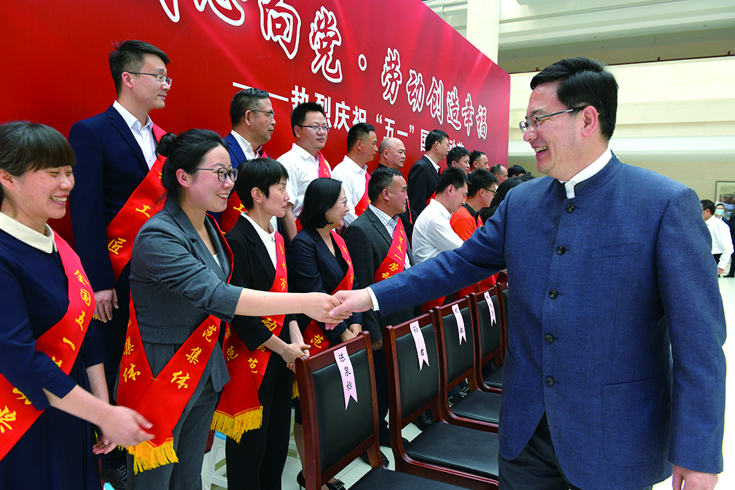 浙江醫(yī)藥榮膺2022年“紹興市模范集體”稱號