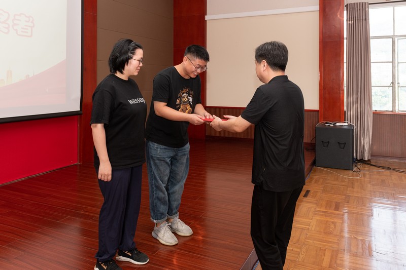 SG2_6085征文一等獎頒獎。沈鋼 攝.jpg