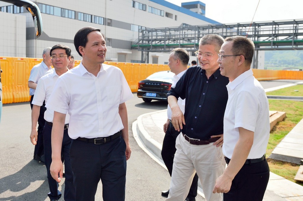 16865408233754312sZN.jpg 1.JPG